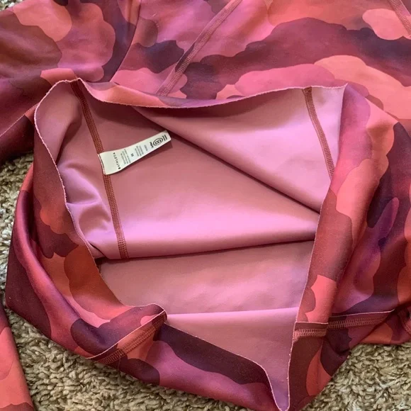 Athleta Women’s Pink and Red Camo Hooded Cropped Pullover Sweatshirt Hoodie XS - Picture 15 of 15